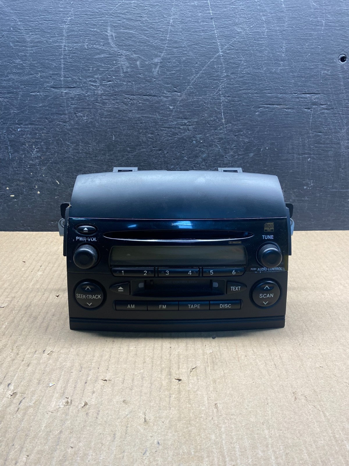 2004 to 2010 Toyota Sienna AM FM CD WMA Mp3 Radio Receiver AG3967 DW0