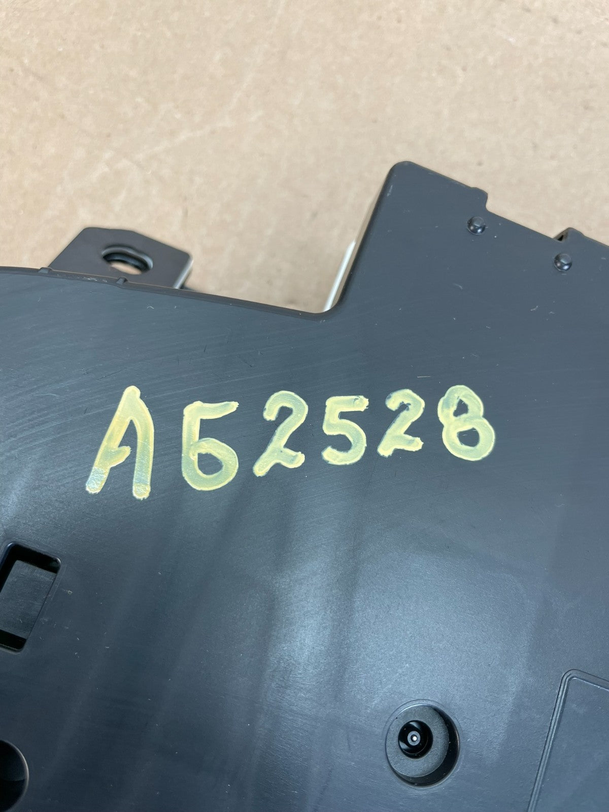 2007 to 2013 Chevrolet Silverado Suburban Cluster Gauge Speedometer AG2528 DG8