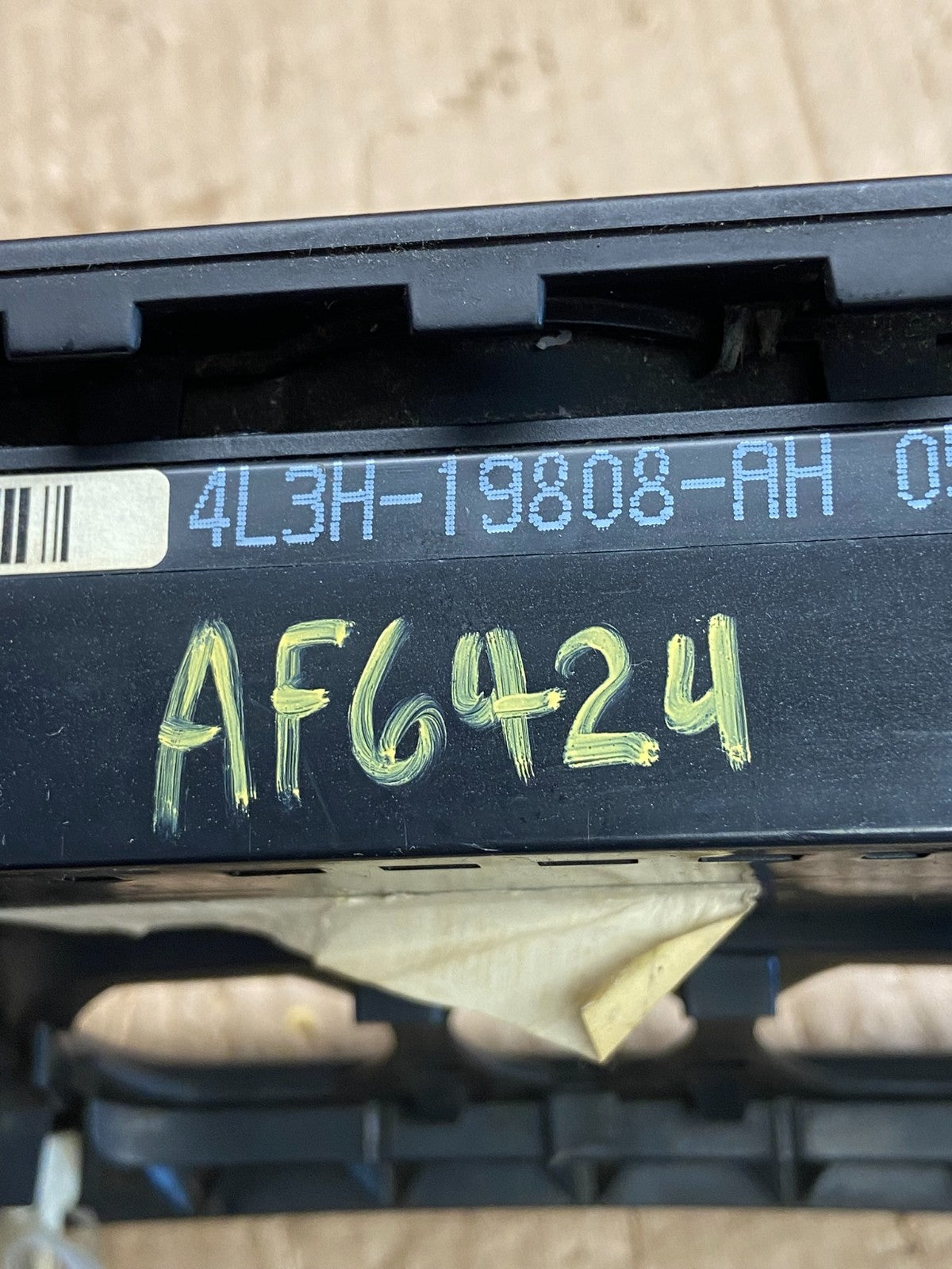2004 to 2008 Ford F150 Radio Climate Dash Bezel Surround Black af6426 DG6