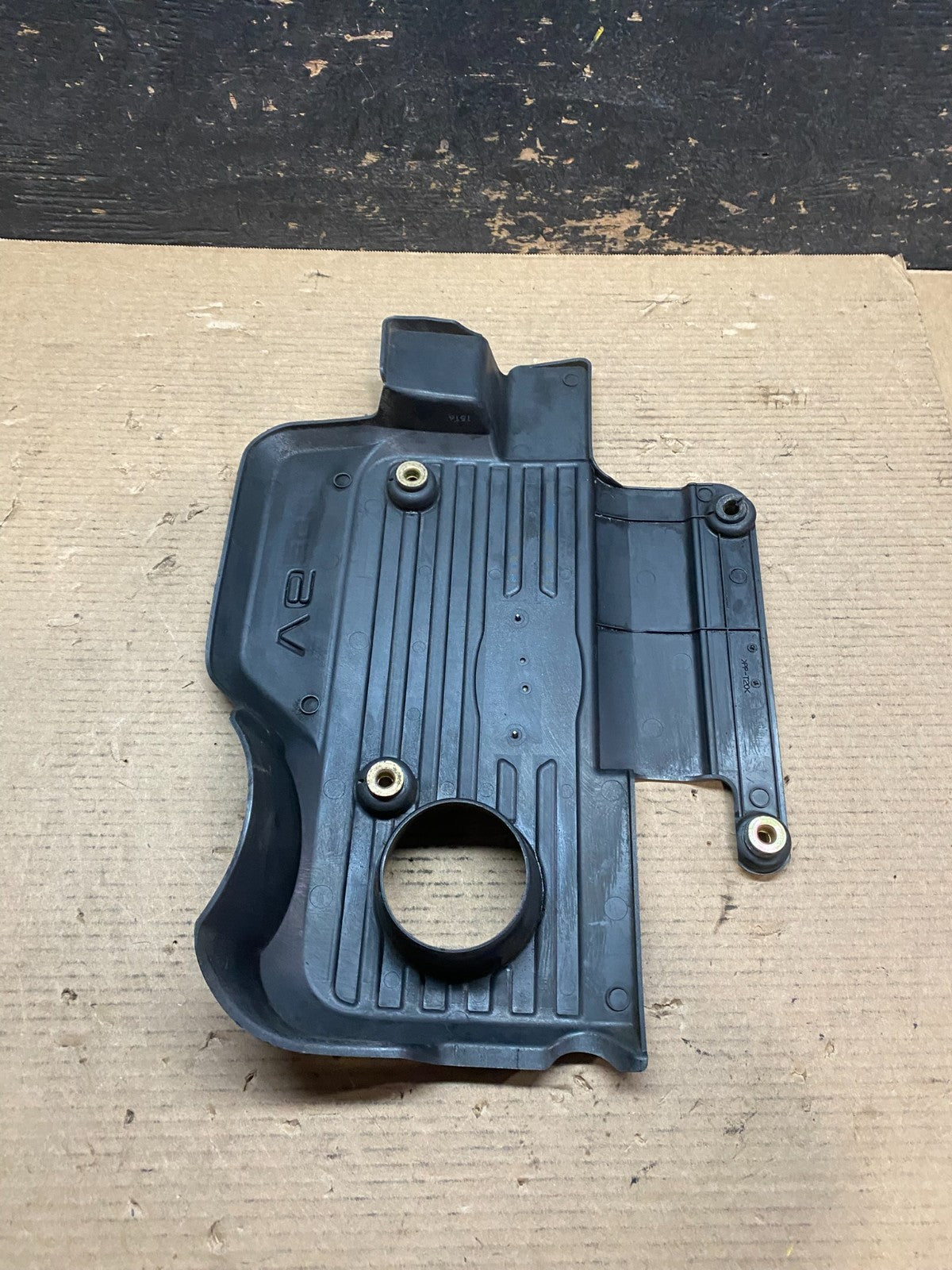 1999 2000 2001 Infiniti i30 3000 v6 Engine Cover Motor Shield V7099 DG7