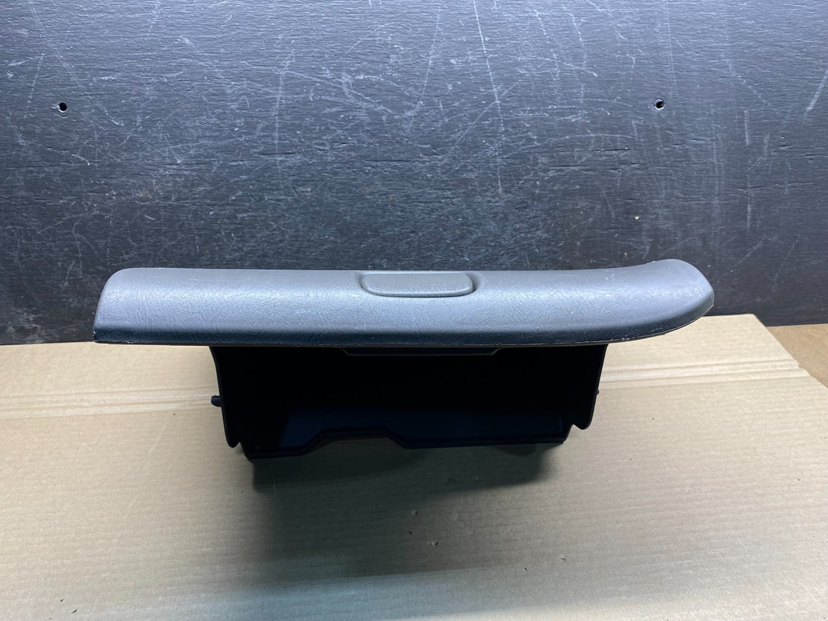 2001-2006 Toyota Sequoia Front Right Passenger Storage Glove Box AH7575 DG3