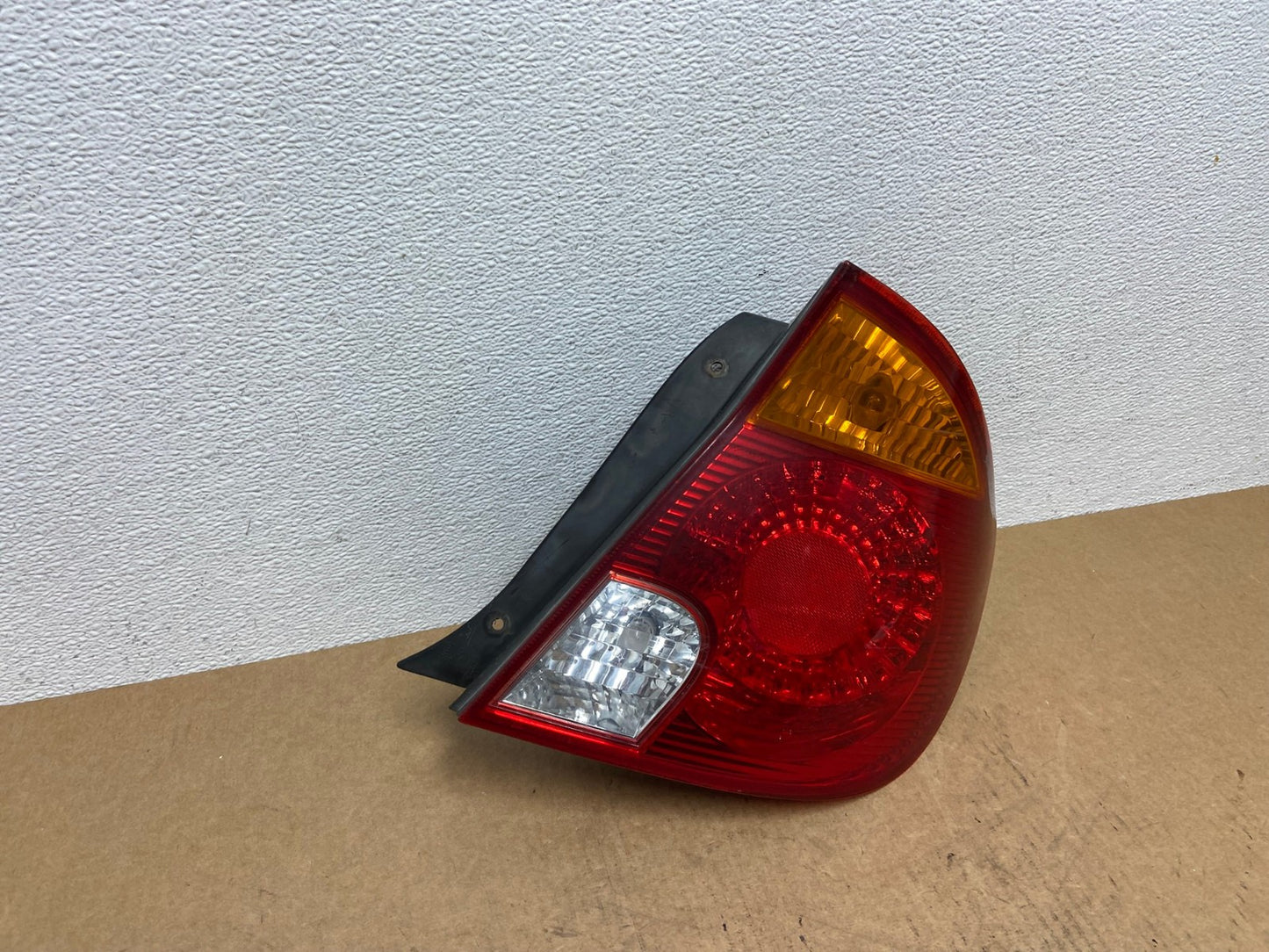 2003 to 2006 Hyundai Accent Hatchback Right Passenger Tail Light Oem AC2918 LK2