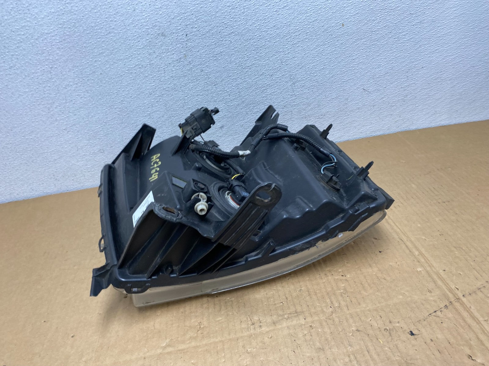 2007 to 2014 Chevrolet Silverado Left Driver Lh Side Headlight AC7641 DW5