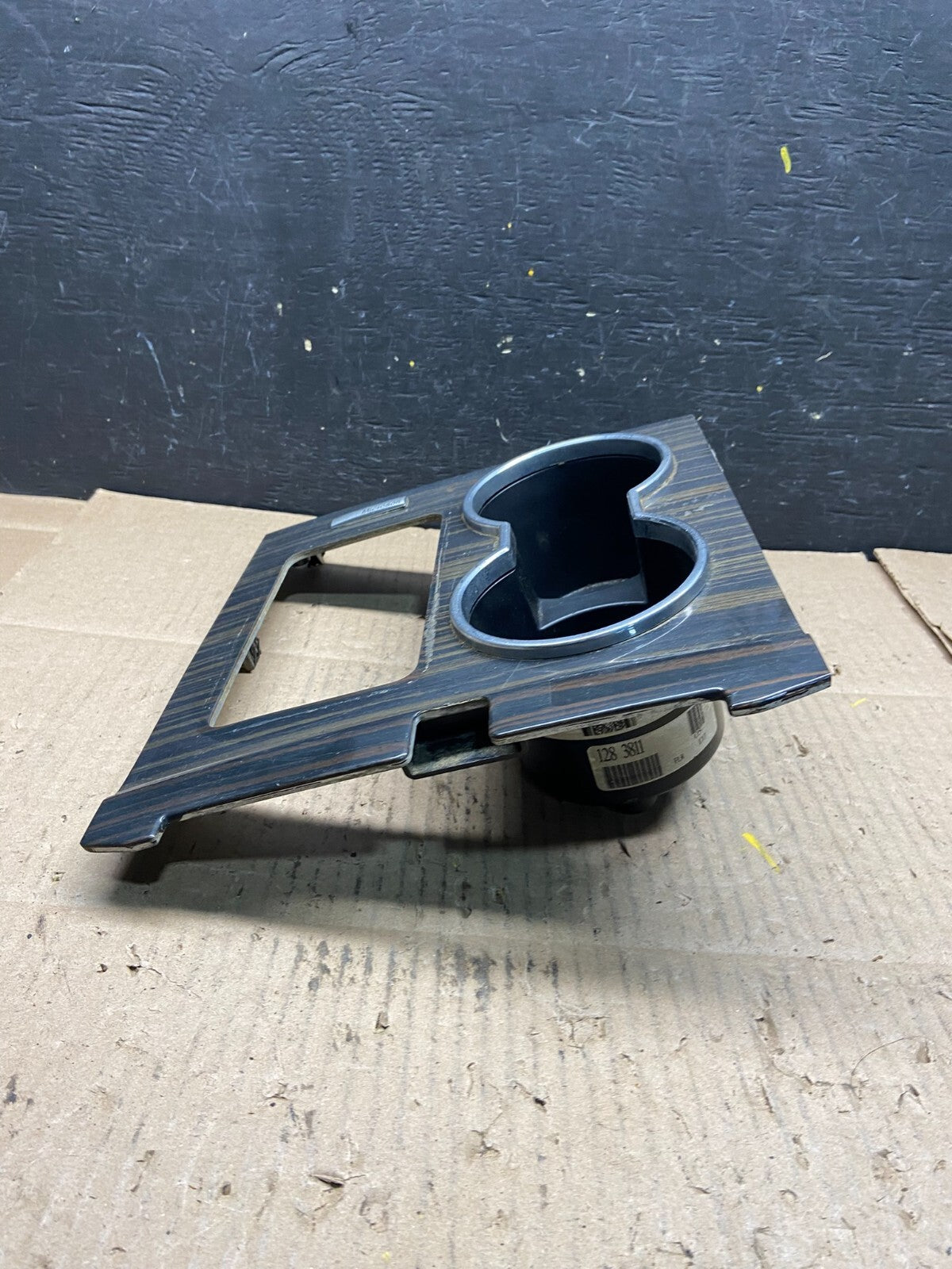 2007 to 2014 Lincoln Navigator Center Console Cup Holder L6828 PS1