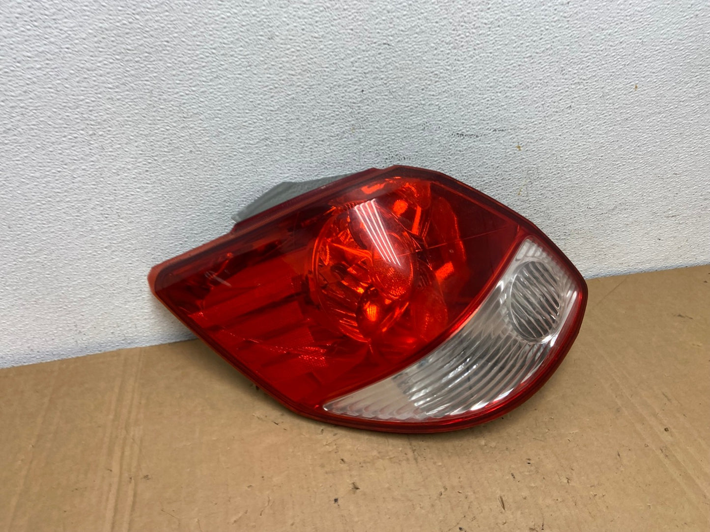 2003-2004 Toyota Matrix Left Driver LH Side Tail Light AD2782 LK2