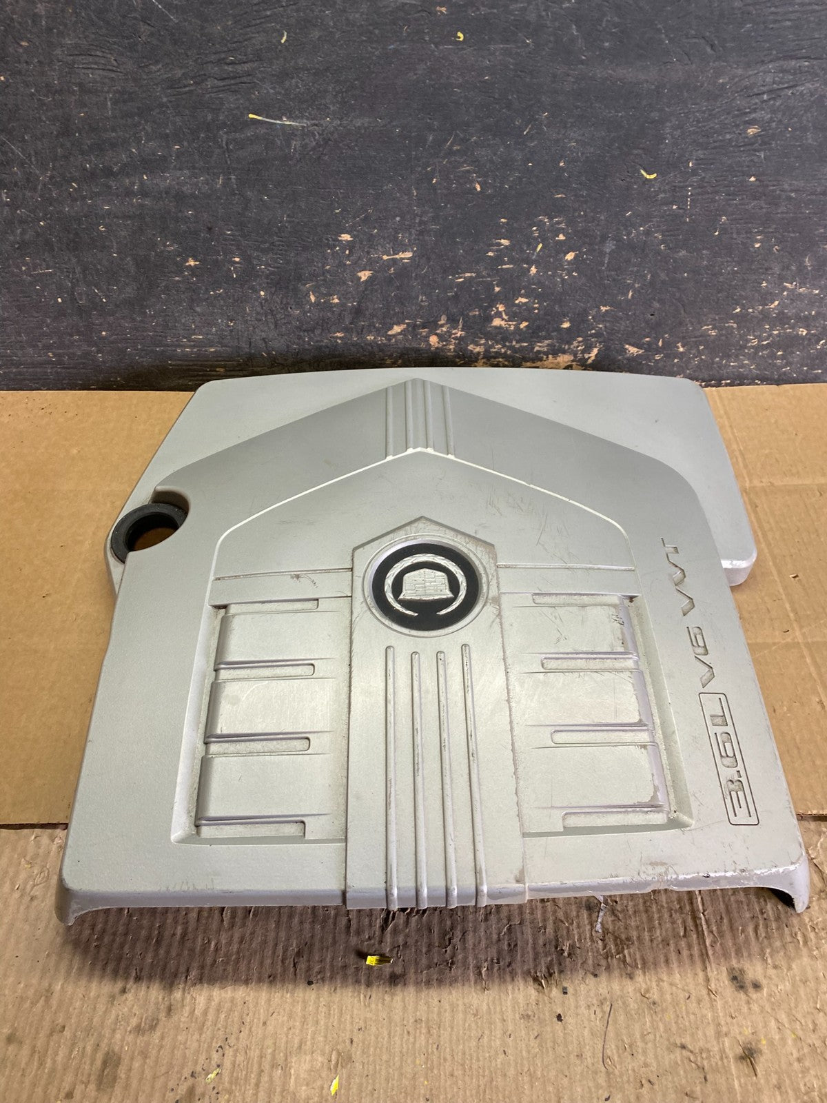 2004 to 2007  Cadillac CTS 3.6L Plastic Engine Cover Shield OEM x9583 DG1