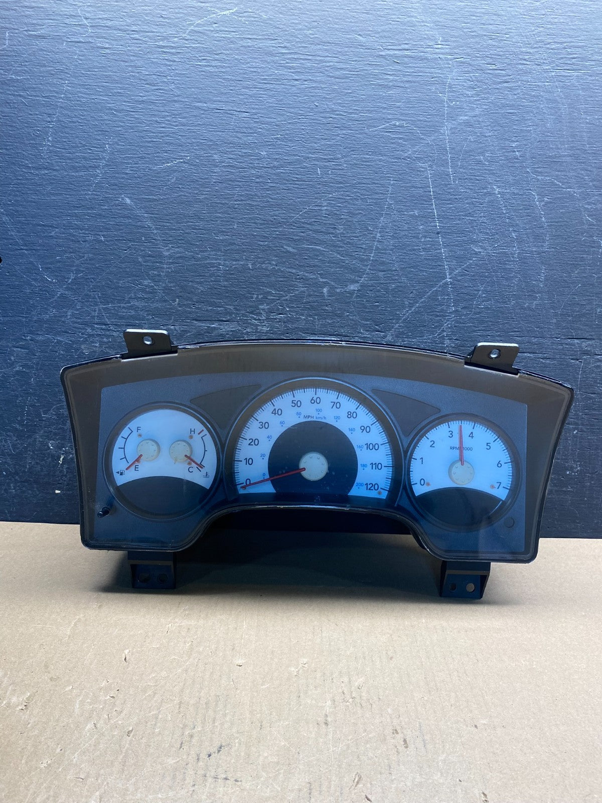 2005 Dodge Dakota Speedometer Instrument Cluster Gauge AG1843 DG0
