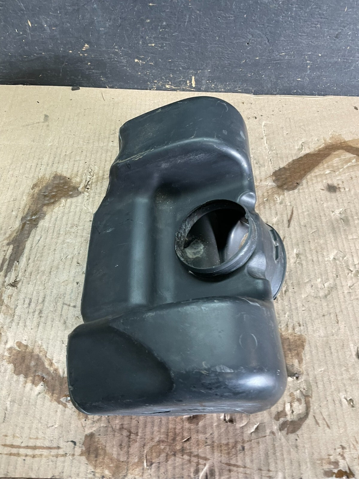 1998 to 2002 Chevrolet Camaro Air Cleaner Intake Cover Panel M8973 DG2