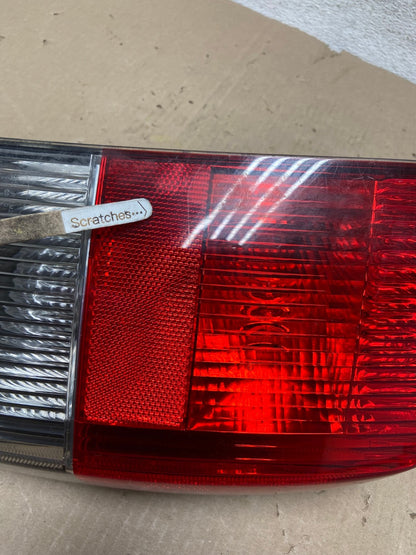 2001 - 2004 Volvo XC70 V70 Right Passenger Side LH Tail Light AG6946 LK3