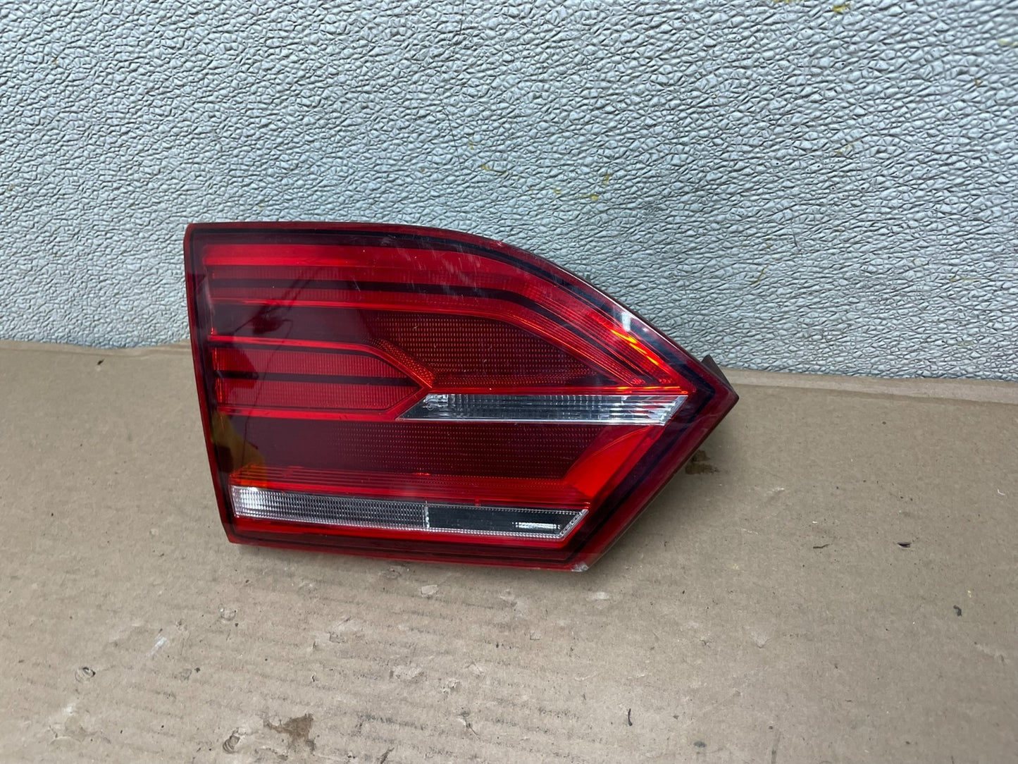 2015-2018 Volkswagen Jetta Hybrid Left Driver LH Inner Tail Light OEM AA9977 DW1