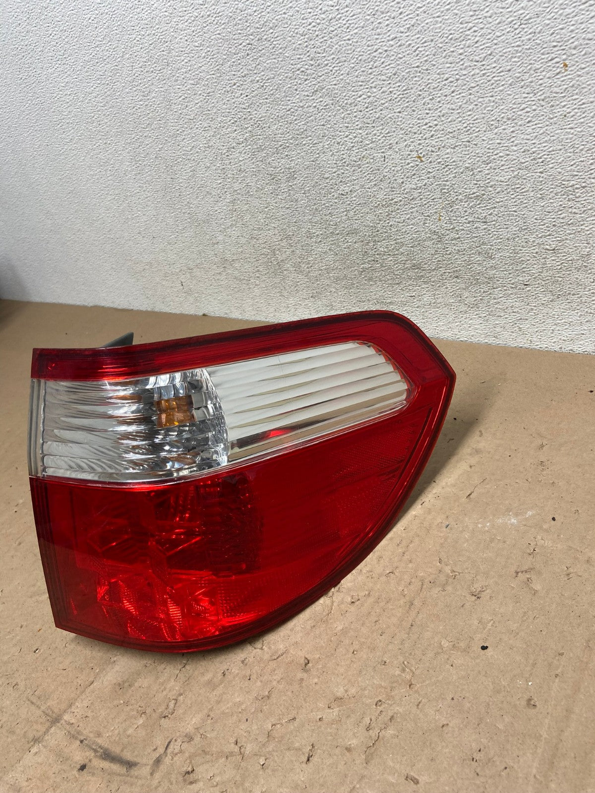 2005 2006 2007 Honda Odyssey Right Passenger RH Side Tail Light AG4939 LK0