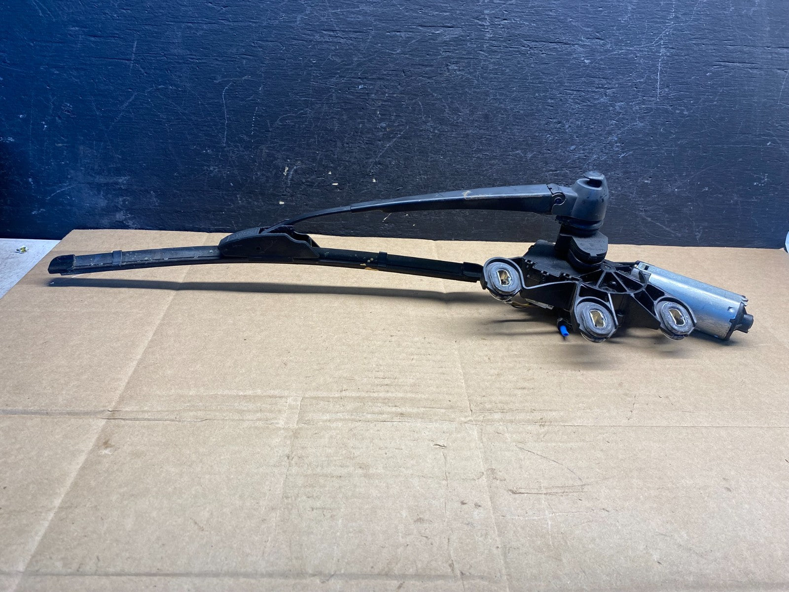 2002 - 2005 Mercedes W203 C320 C240Rear Glass Windshield Wiper Motor AE8239 DG1