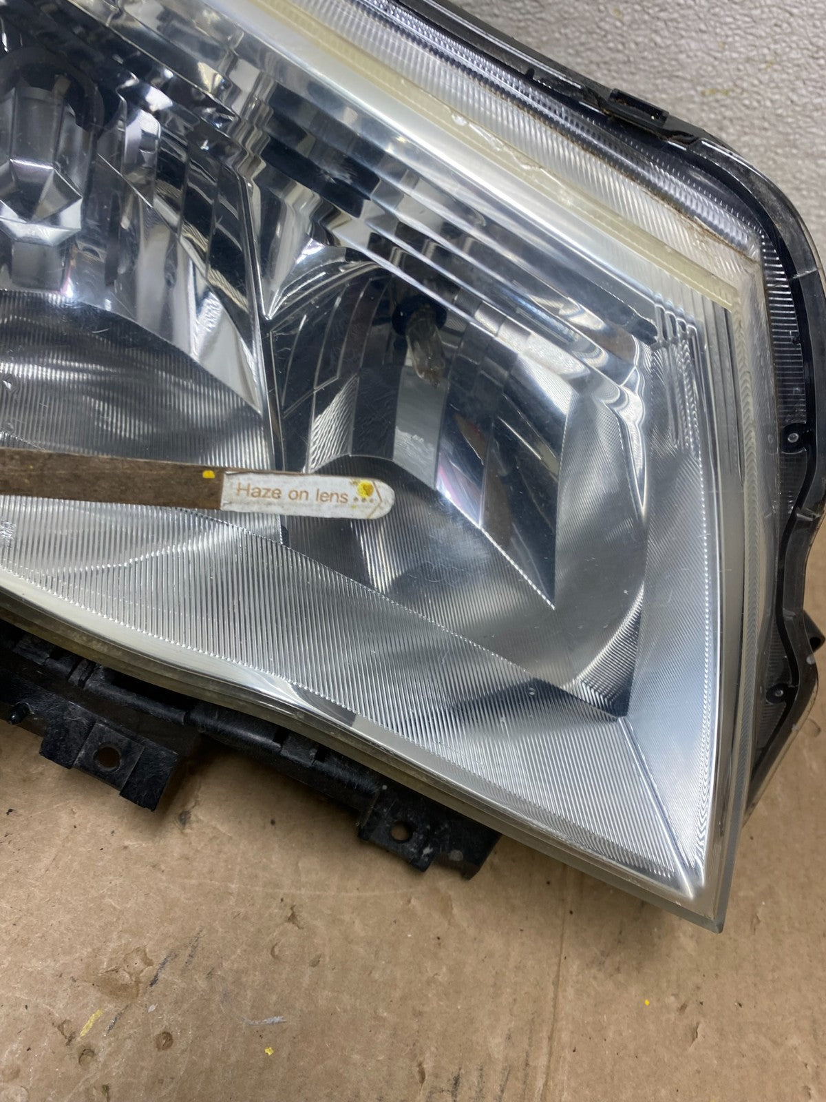 2009 - 2013 Subaru Forester Right Passenger Side Xenon Headlight OEM W8747 DW6