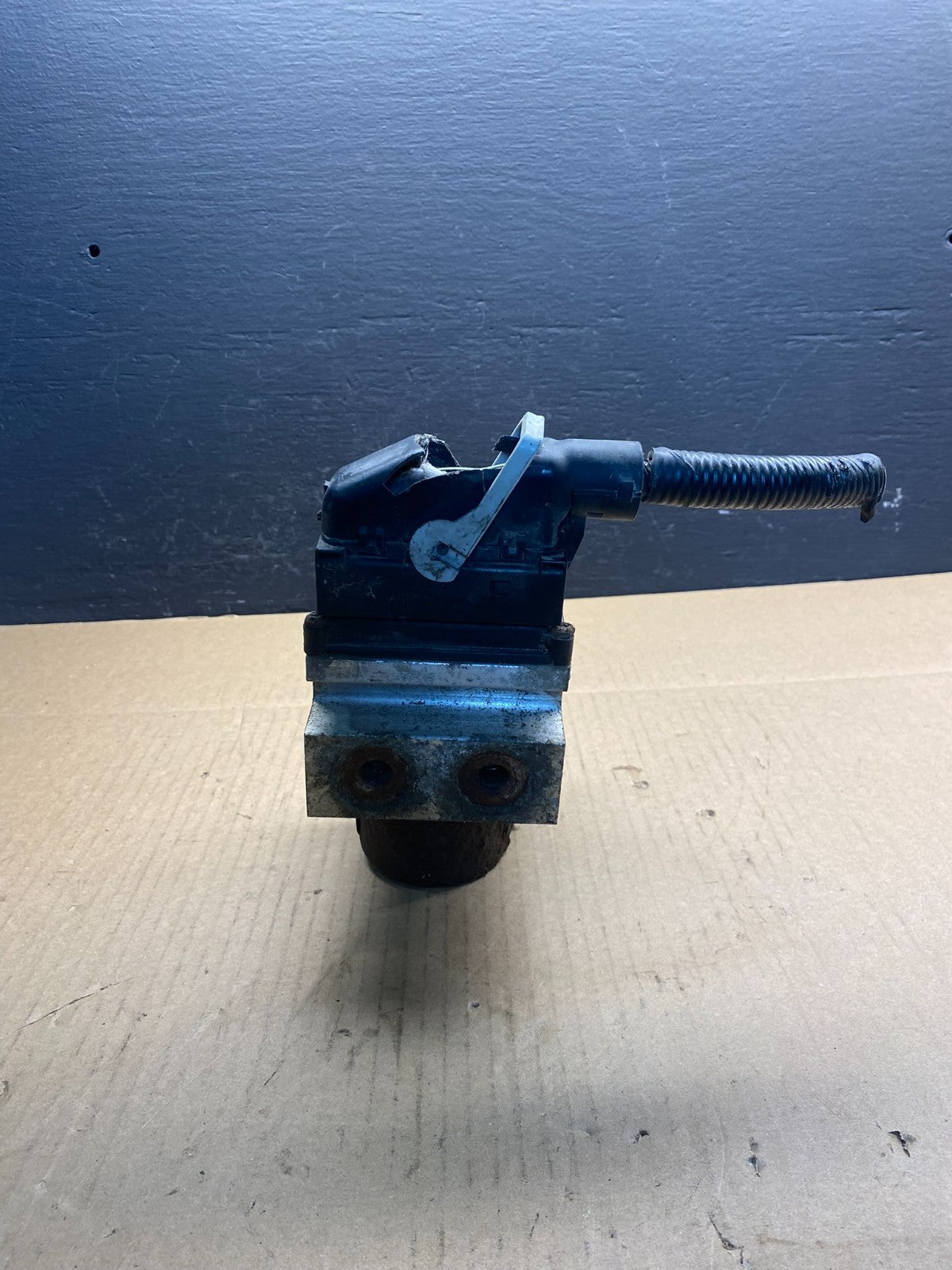 2011 - 2014 Ford E250 E350 Van  ABS Anti Lock Brake Pump Module Oem ac2469 DG3