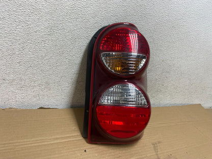 2005 2006 2007 Jeep Liberty Right Passenger Rh Side Tail Light AG8855 DW1