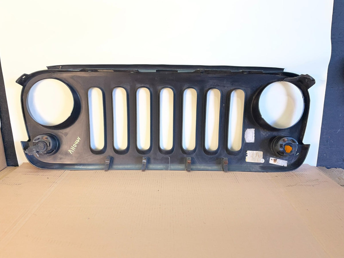 2007 to 2018 Jeep Wrangler Front Upper Grill Grille ah0464 DG3