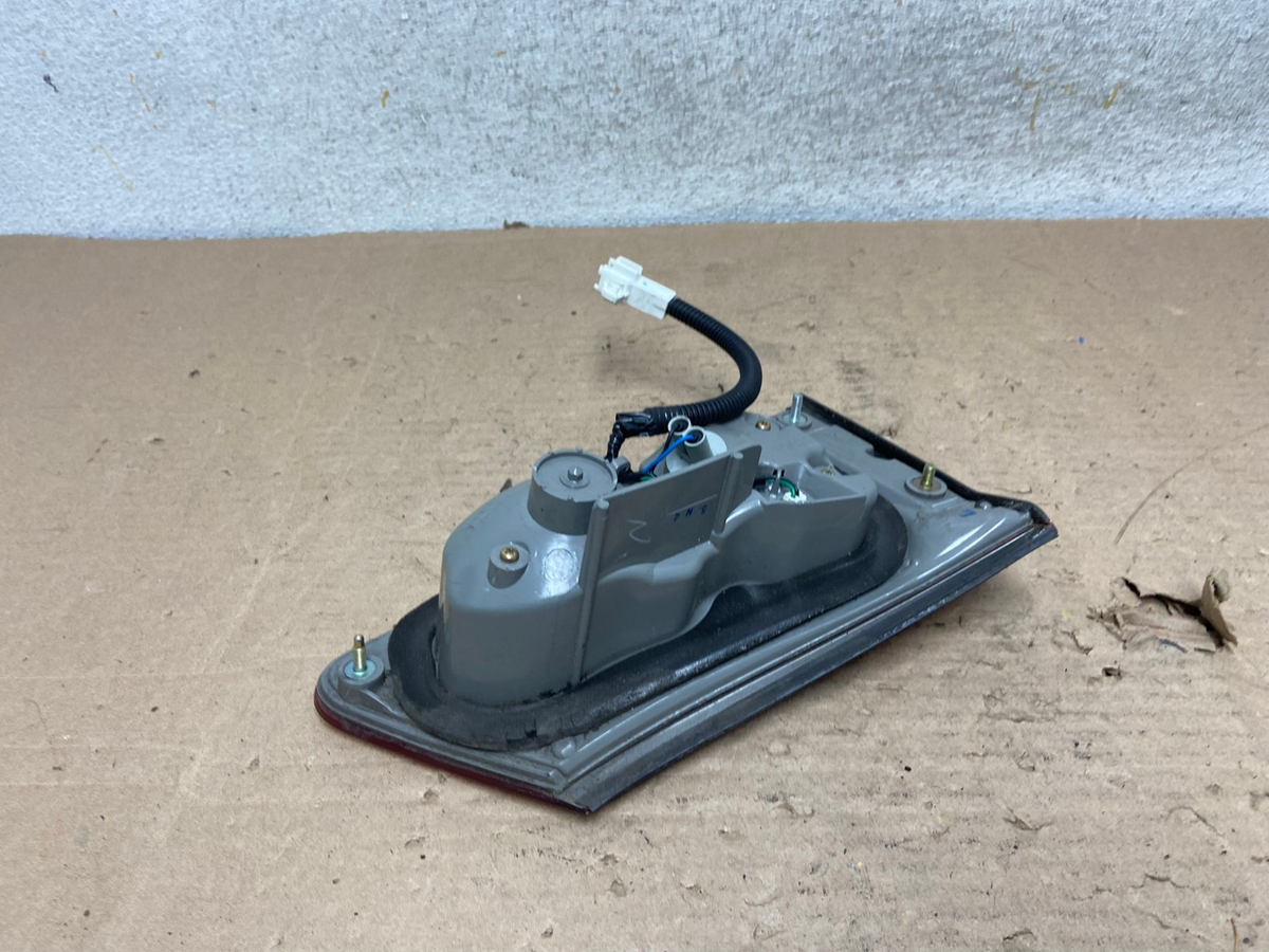 2006 - 2008 Lexus Is250 Is350 Right Passenger RH Inner Tail Light AI1070 LK4