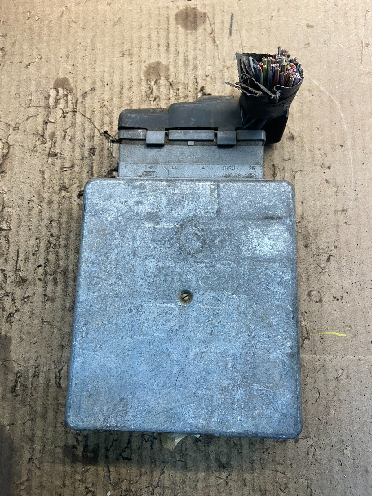 1997 Ford Van E-150 4.6L Engine Control Unit ECU Module F7UF-12A650-HD Z9022 DG0