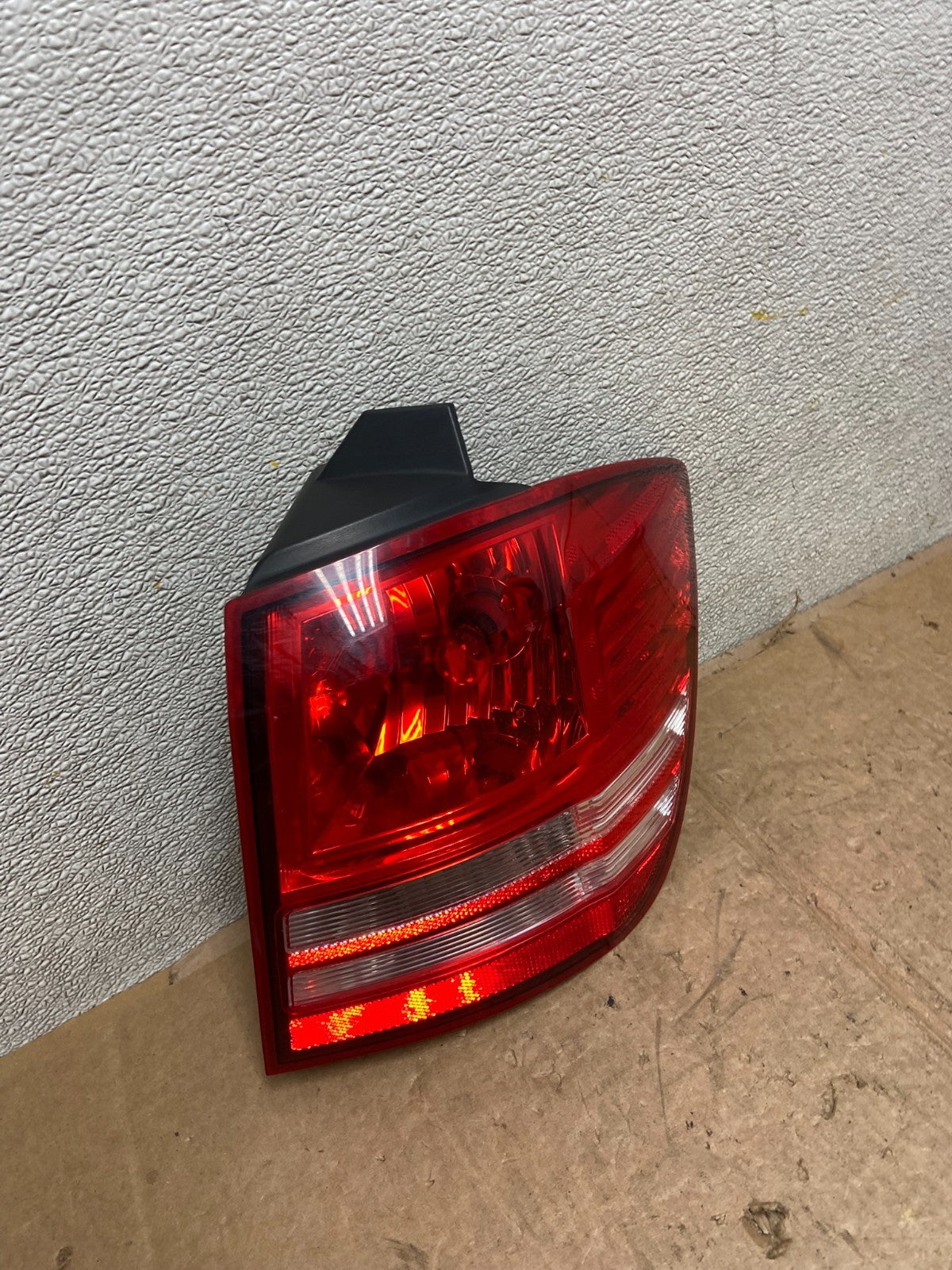 2009 2010 2011 Dodge Journey Right Passenger Side Tail Light Oem AA4008 DW2
