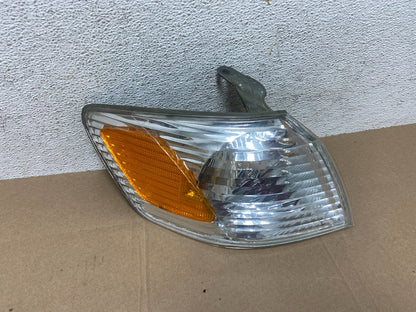 2000 - 2001 Toyota Camry Front Right Passenger RH Turn Signal AE4844 DW0