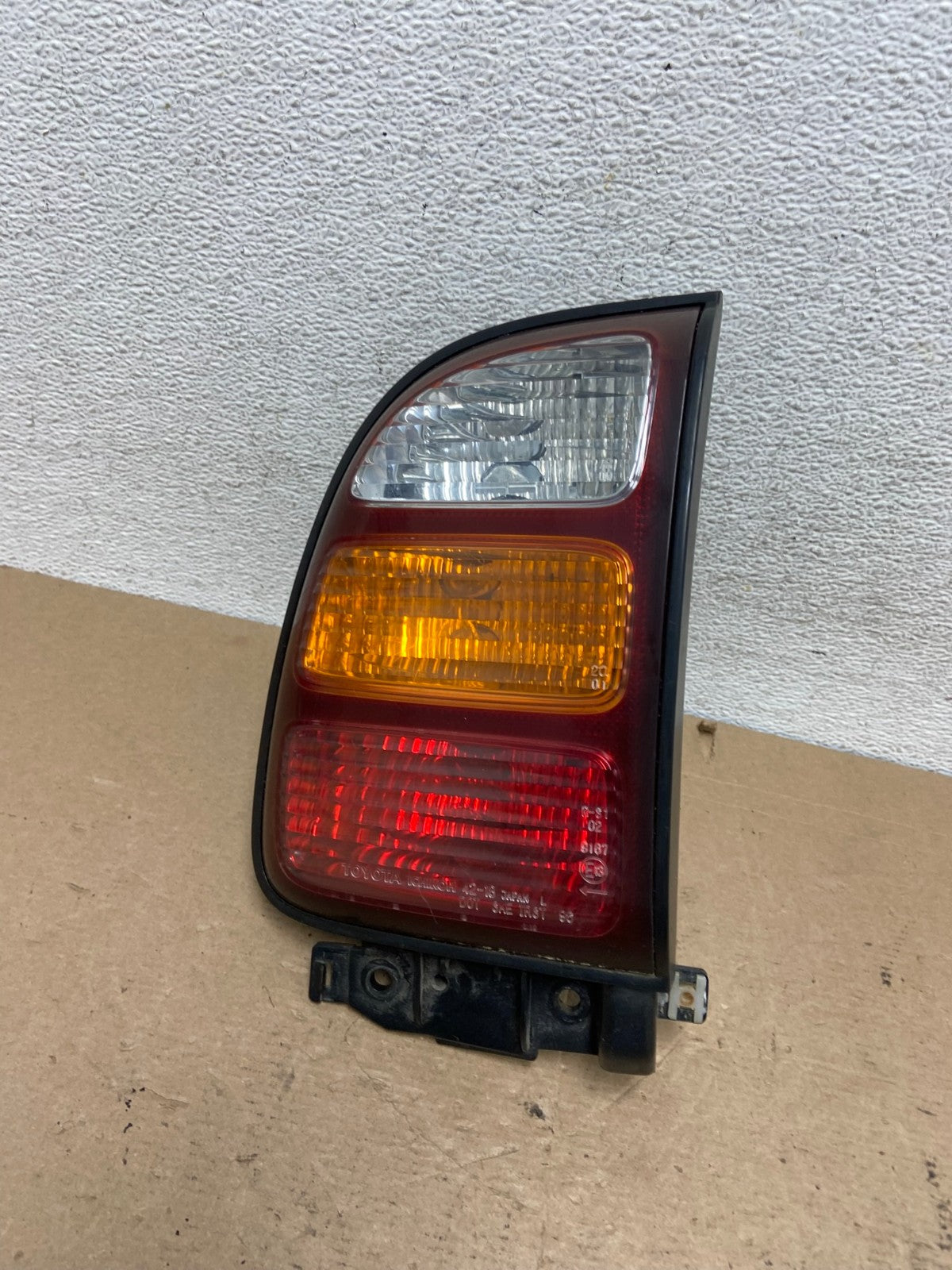 1998 2000 Toyota RAV4 Left Driver LH Side Tail Light AF4822 LK0