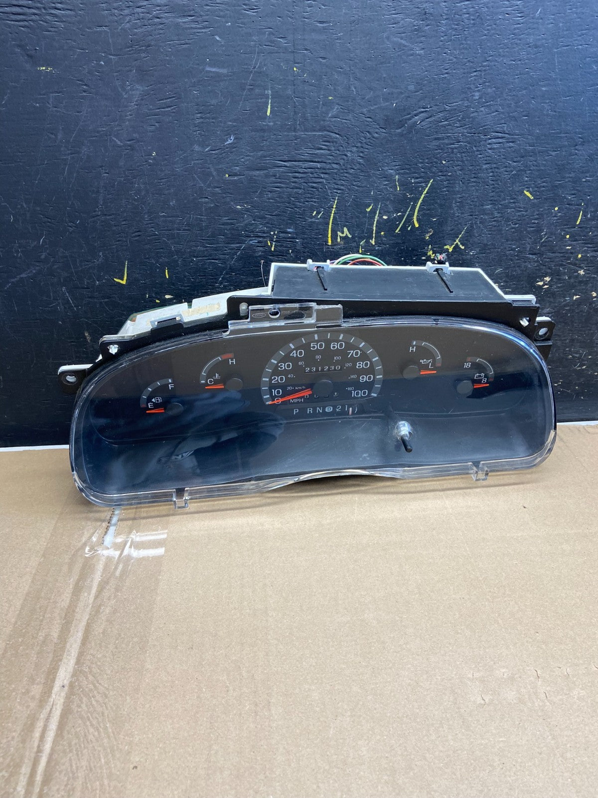 1999 to 2000 Ford E150 E250 E350 VAN Gauge Speedometer Cluster AB1804 DG0