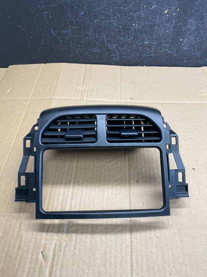 2004 to 2005 Toyota Rav4 Center Console Dash Radio Bezel Air Vent Trim AC9336 DG0