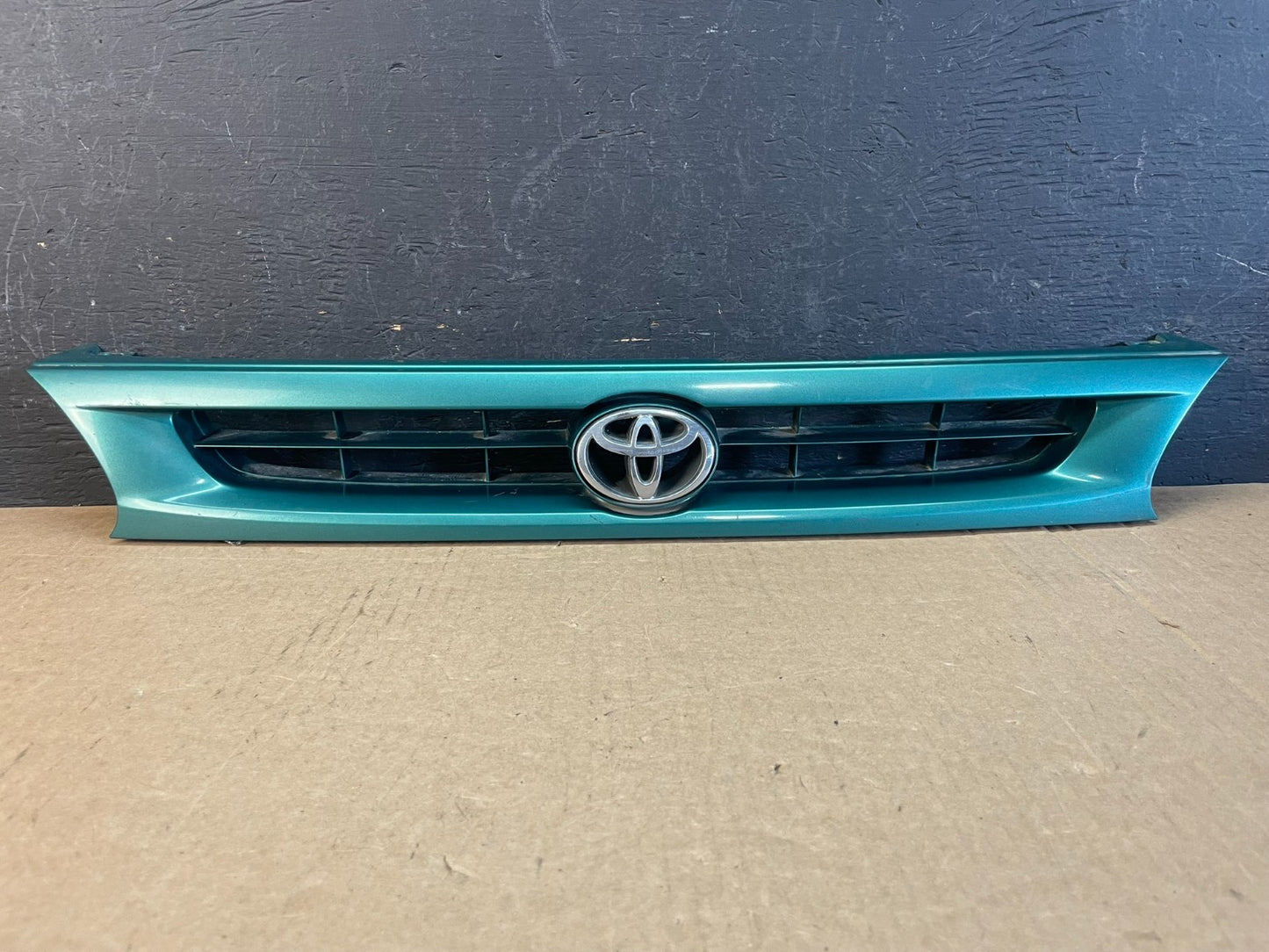 1996 to 1997 Toyota Corolla Grille Grill Front Upper Bumper AD0232 DG0
