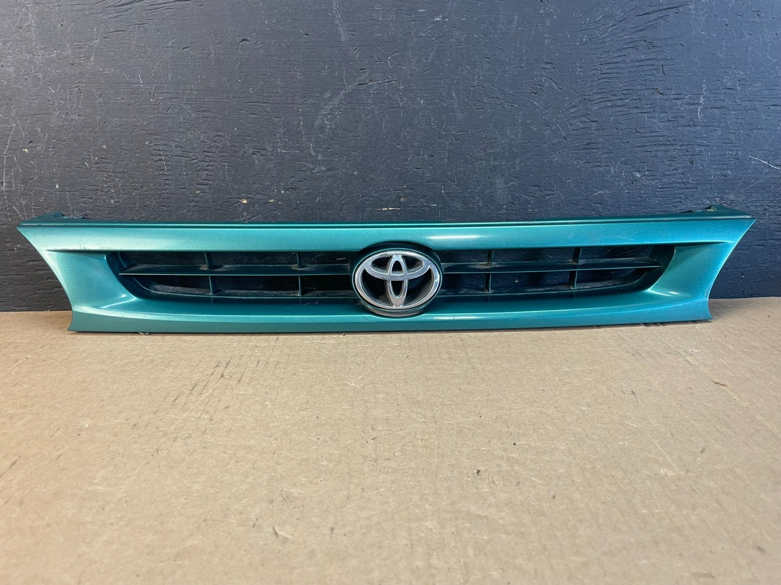 1996 to 1997 Toyota Corolla Grille Grill Front Upper Bumper AD0232 DG0