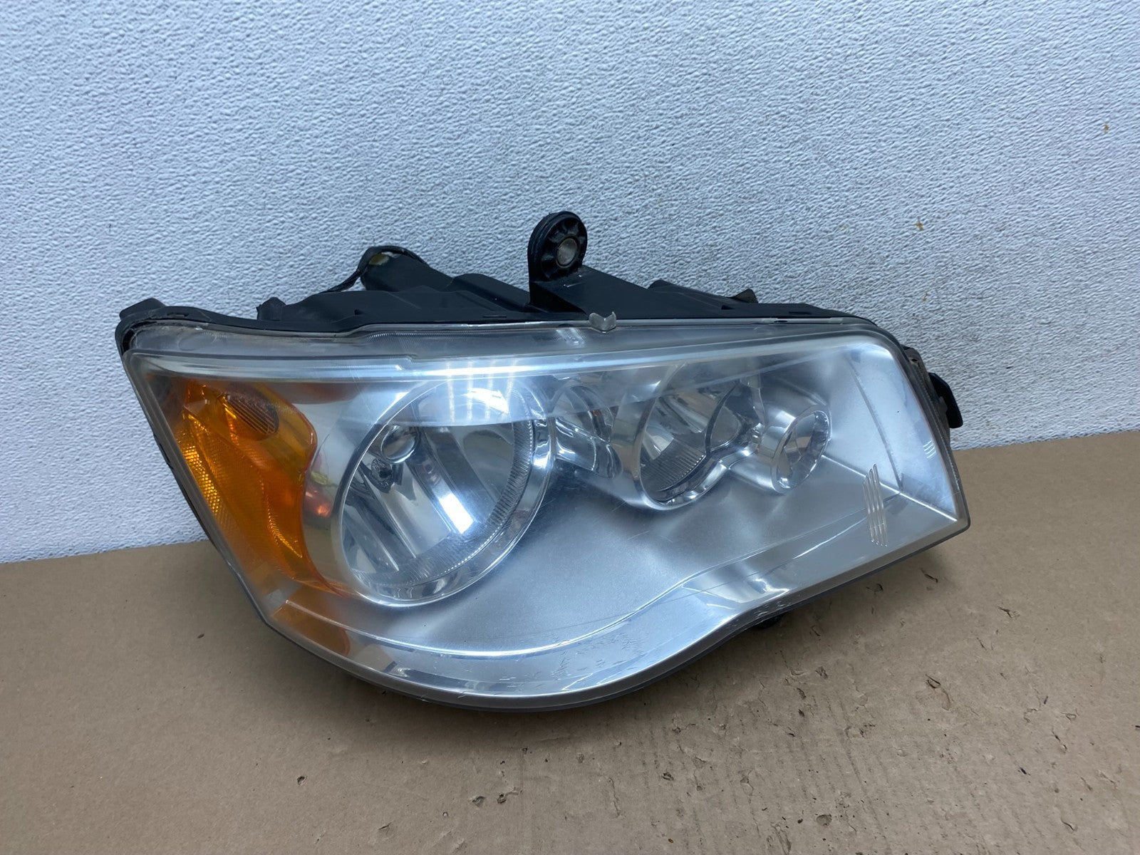 2011 to 2016 Chrysler Town and Country Right Passenger Headlight AG6776 DW0