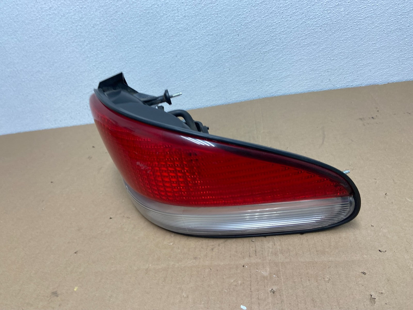 1995 to 2000 Chrysler Cirrus Right Driver RH Tail Light Oem AB6371 DW1