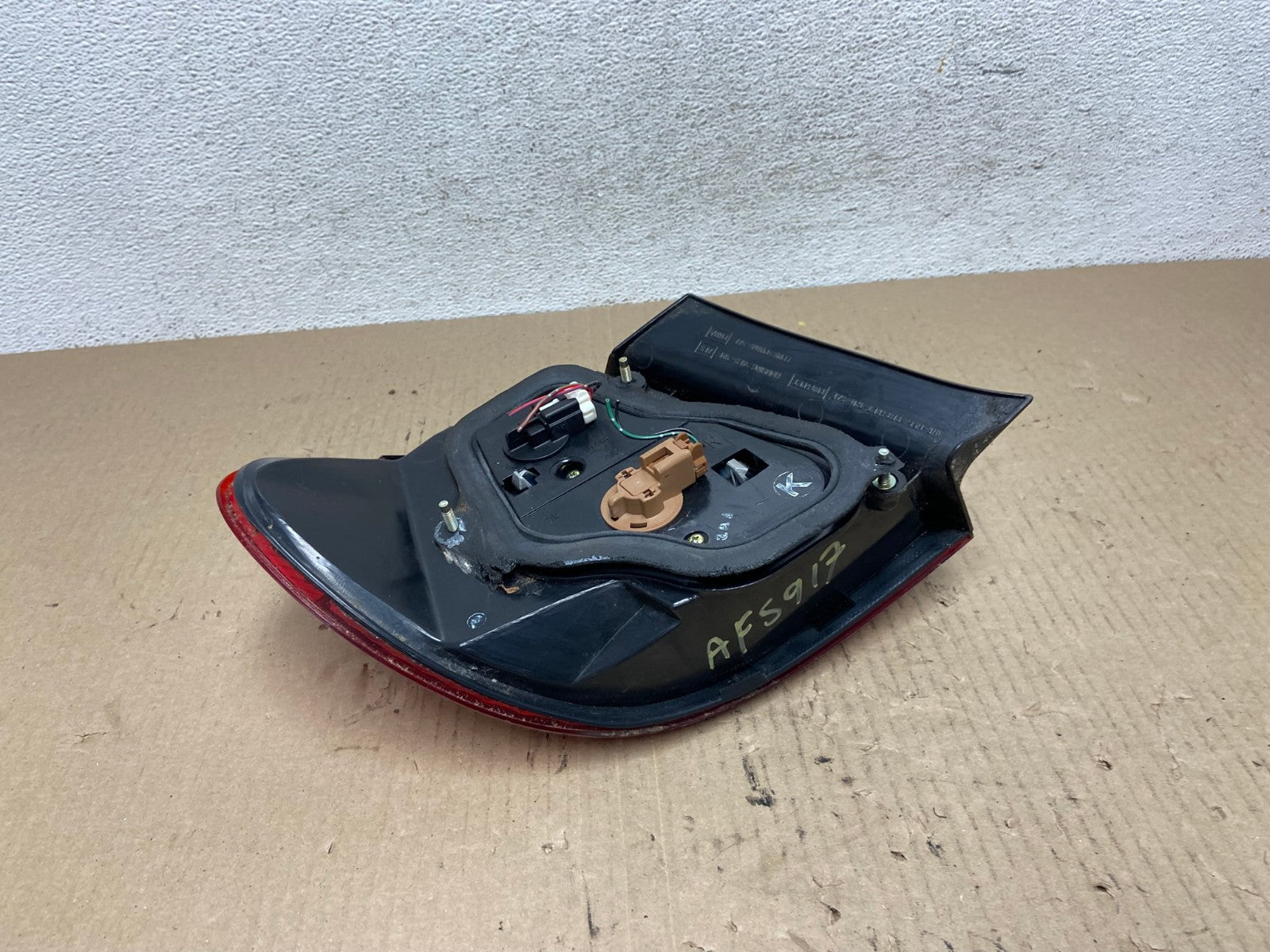 2002-2004 Infiniti i35 Right Passenger Rh Side Tail Light AF5917 LK5