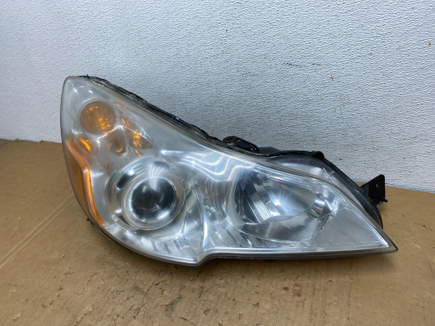 2010-2012 Subaru Legacy Outback Right Passenger Headlight AD3759 DW1