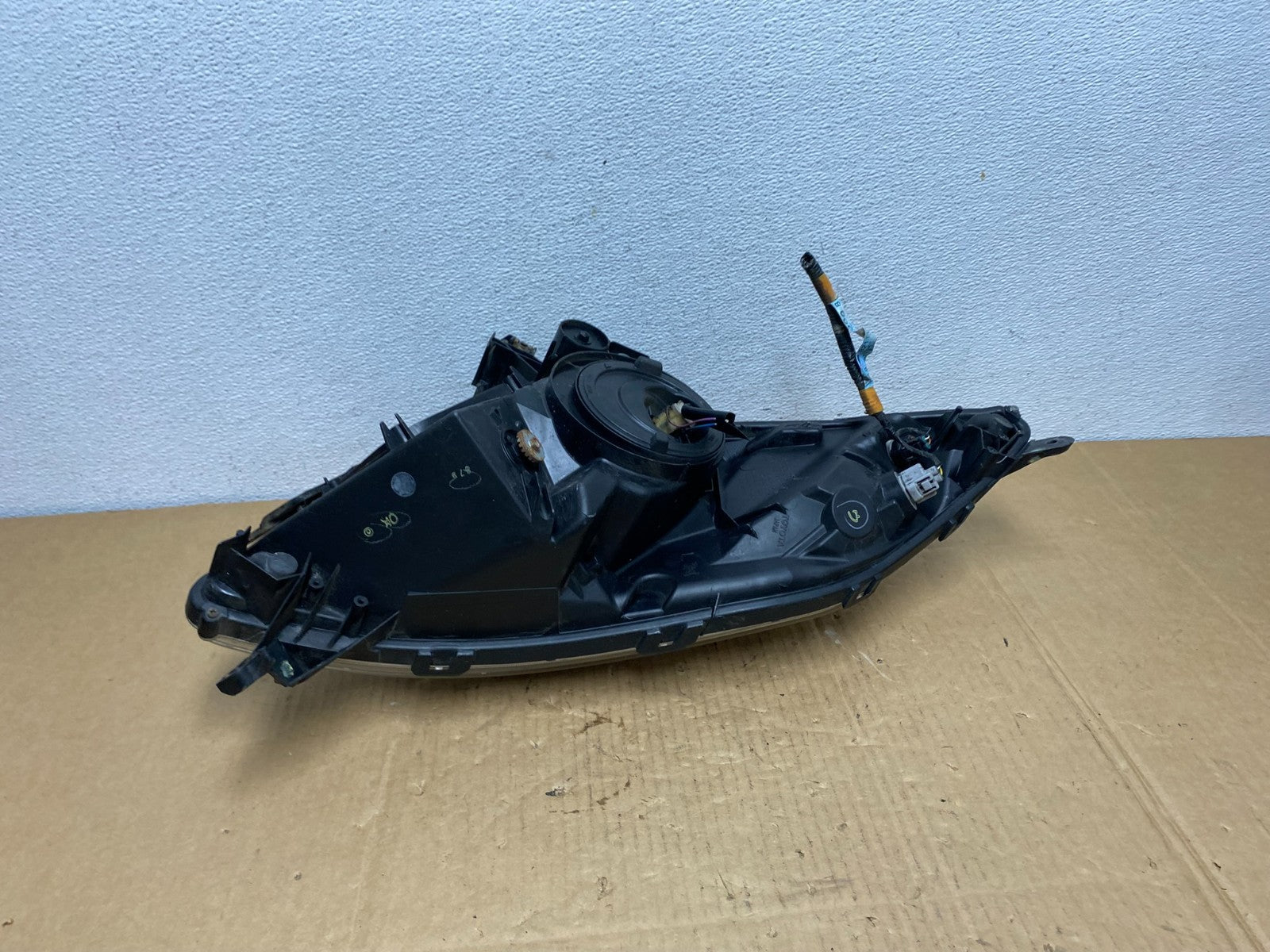 2006-2009 Toyota Prius Left Driver LH Side Headlight Halogen AC7616 DW3