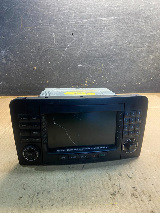 2006 2007 2008 Mercedes ML350 GL450 Radio Navigation Screen Display Y7661 DG0