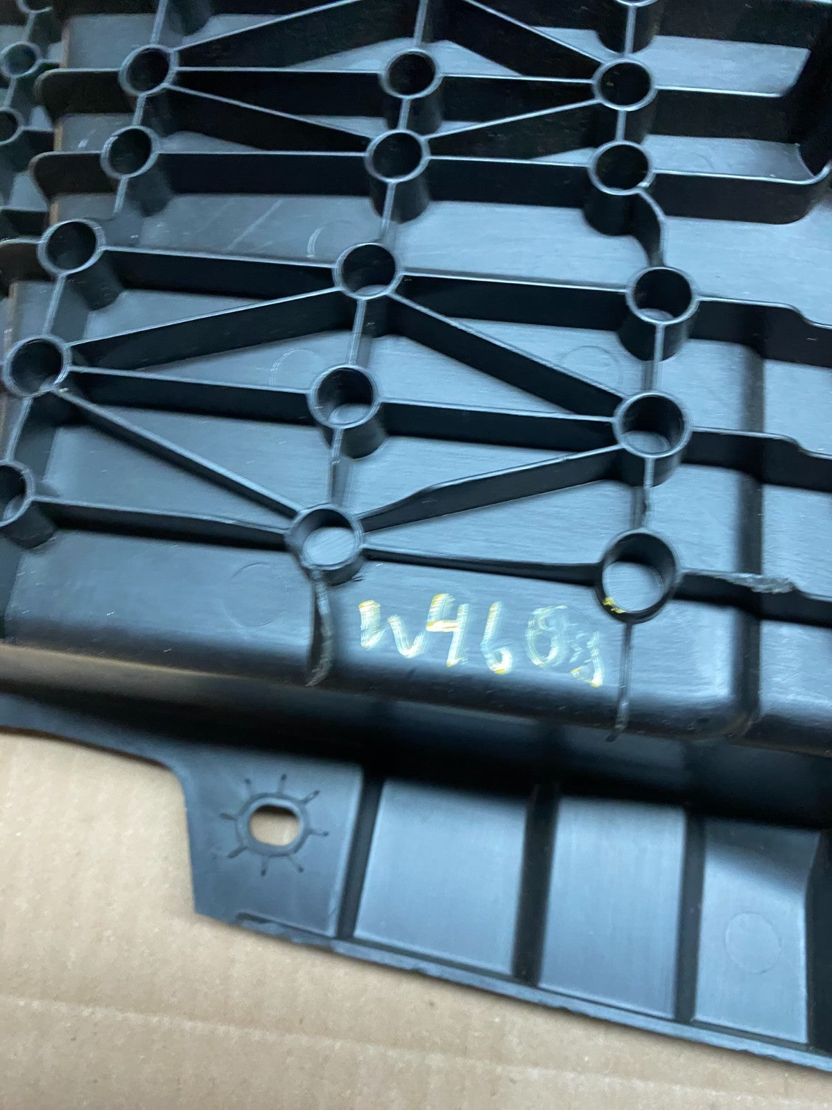 Bmw X6 Rear Trunk Luggage Range Deep With Tow Hook W4688 DG11