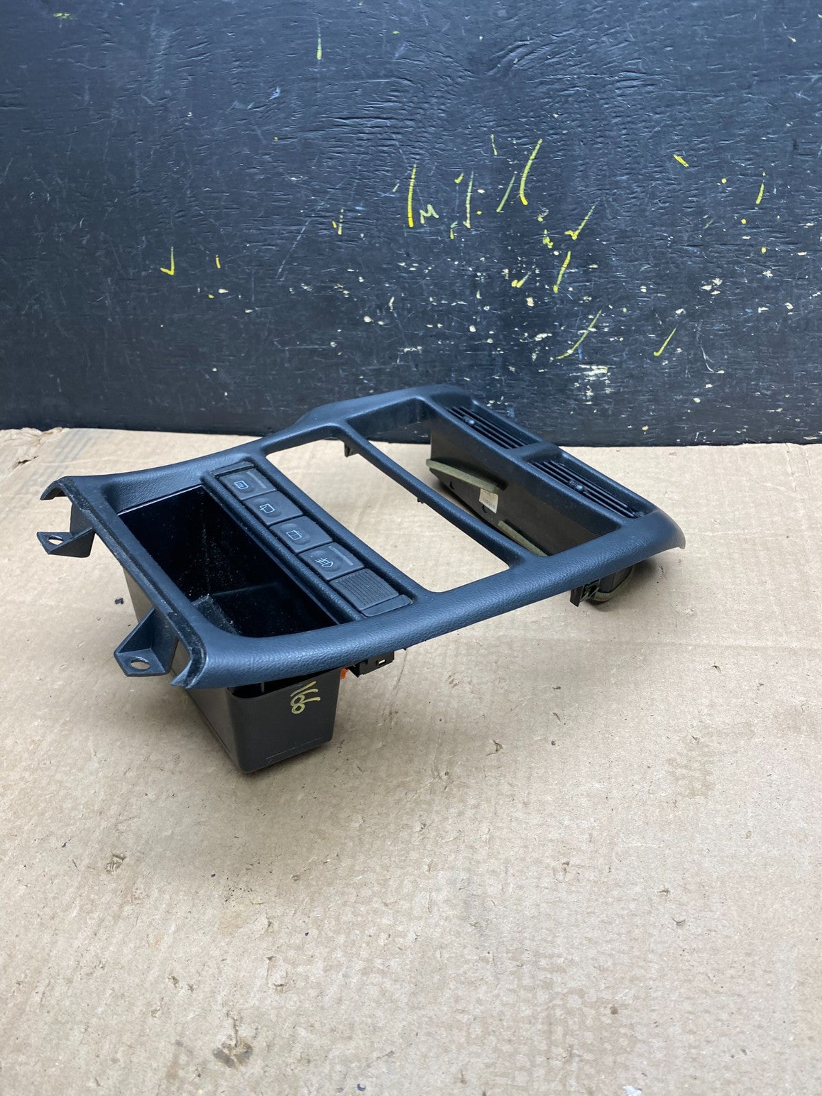 1993 to 1997 Ford Probe Radio Climate Switches Air Vent Bezel Trim z0166  DG2