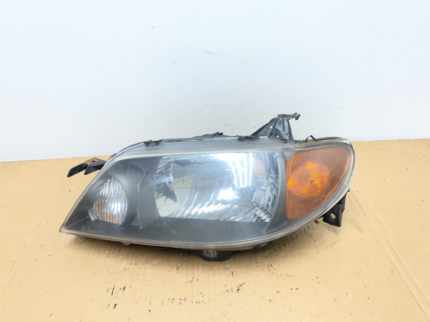 2001 to 2003 Mazda Protege Left Driver LH Side Headlight AD1093 DW0