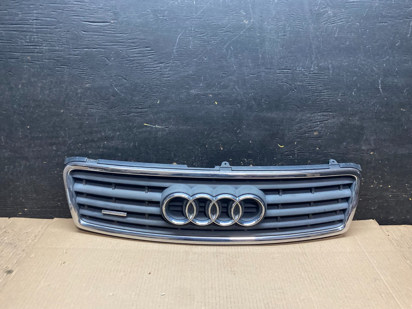 1994 to 1997 Audi 80 Cabrio Convertible Upper Front Grill Grille x7611 DG0