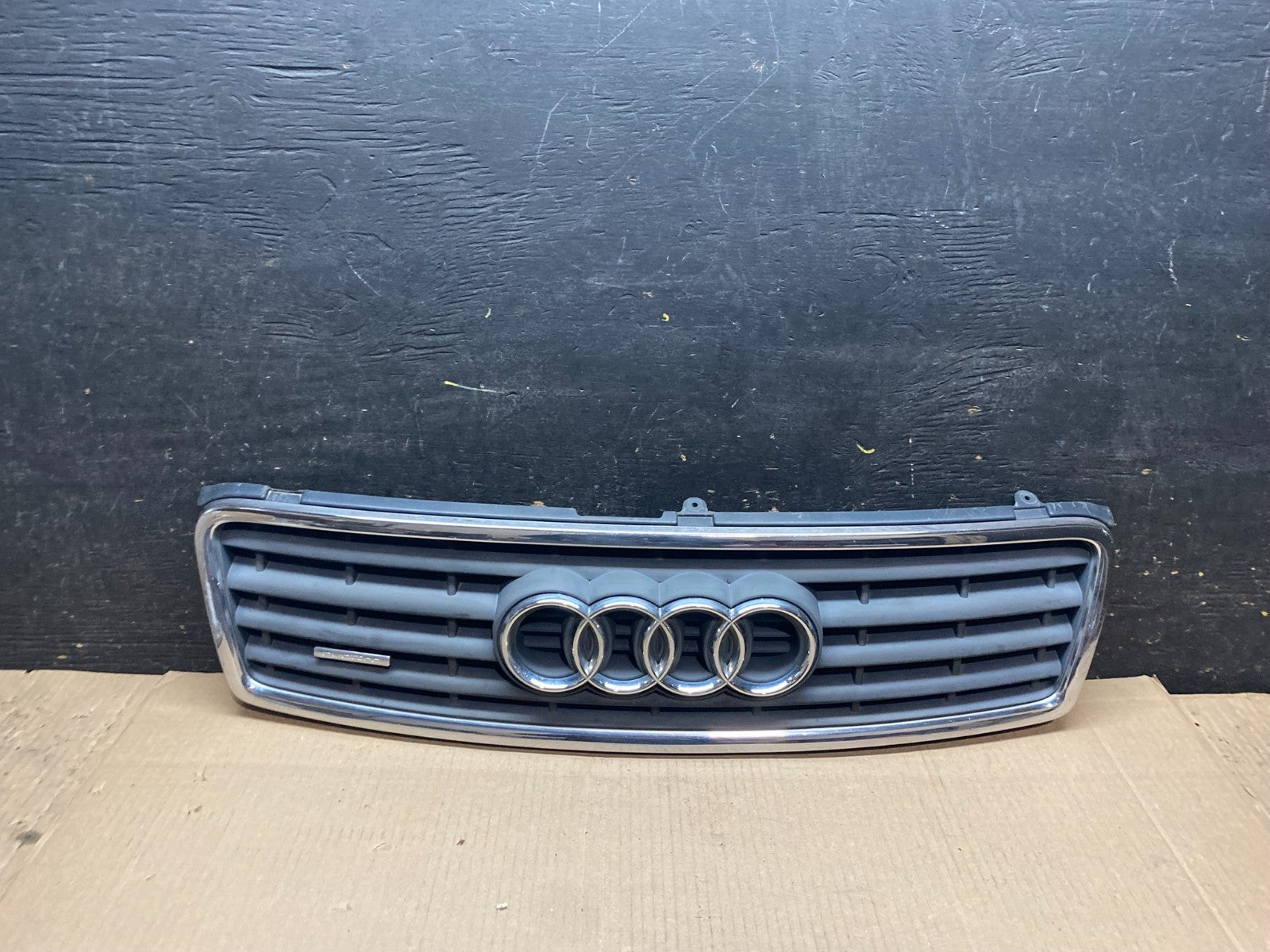 1994 to 1997 Audi 80 Cabrio Convertible Upper Front Grill Grille x7611 DG0