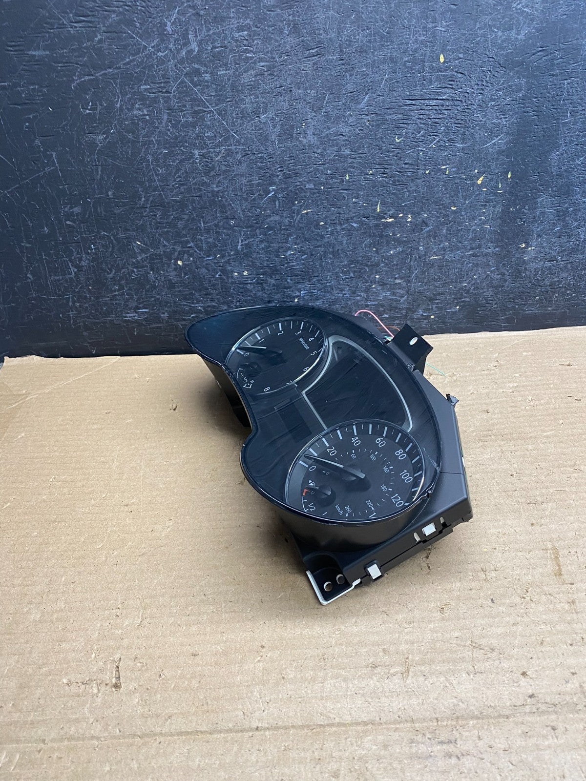 2013 Nissan Pathfinder Speedometer Cluster Gauge AH3858 DG2