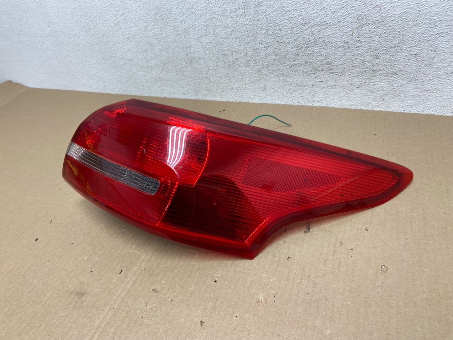 2015-2018 Ford Focus Sedan Halogen Tail Light Right Side Passenger AE6969 DW1
