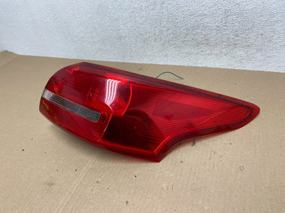 2015-2018 Ford Focus Sedan Halogen Tail Light Right Side Passenger AE6969 DW1