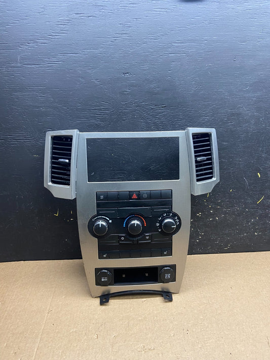 2008 2009 2010 Jeep Commander Grand Cherokee A/C Climate Control Bezel X6628 DG0