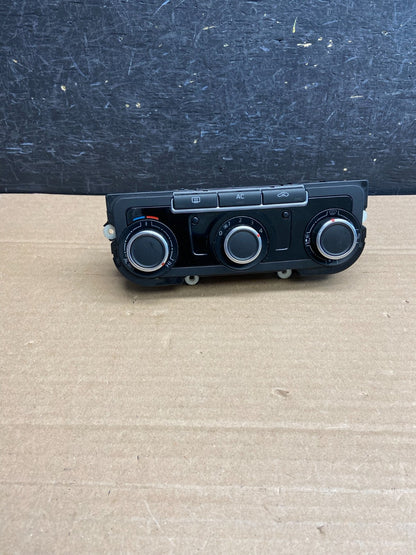 2012-2015 Volkswagen Passat Golf Center Climate Control Panel AC Heat AG5082 DG0