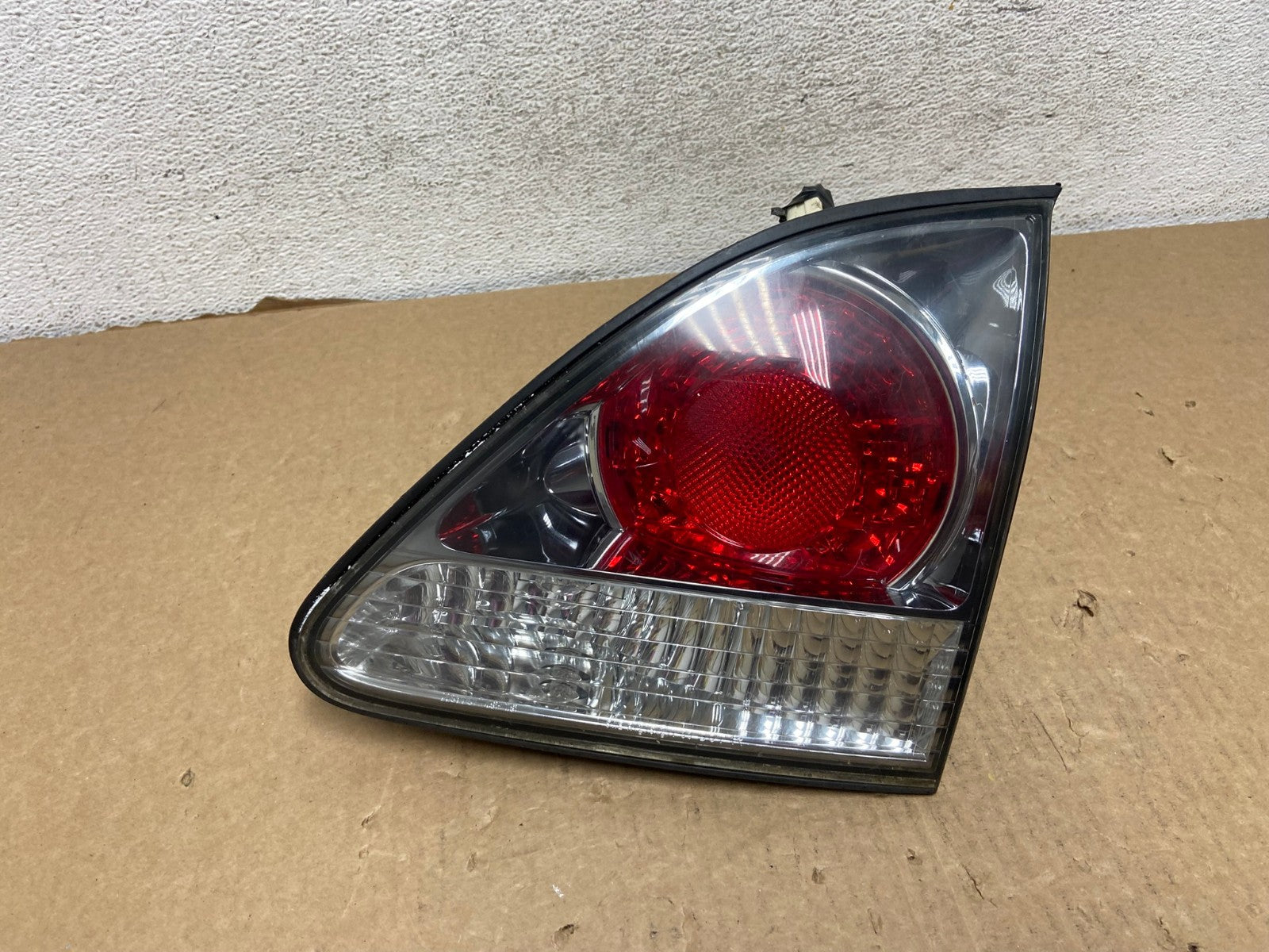 2000-2003 Lexus RX300 Right Passenger Side Rear Inner Tail Light AF7395 LK0