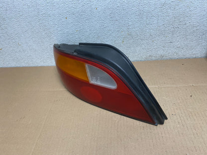 1996 1997 1998 Hyundai Elantra Sedan Left Driver LH Tail Light Oem L6681 DW1