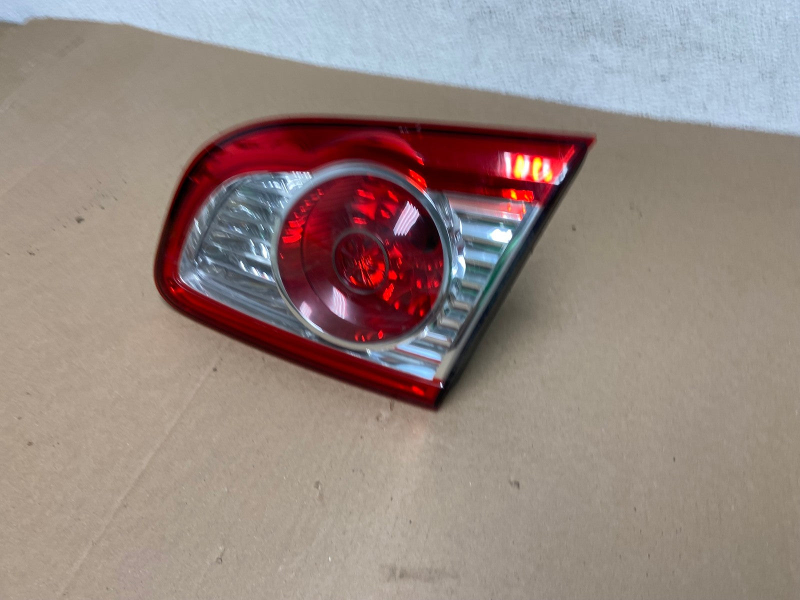 2010 2011 2012 Hyundai Santa Fe Right Passenger RH Tail Light Inner AD63951
