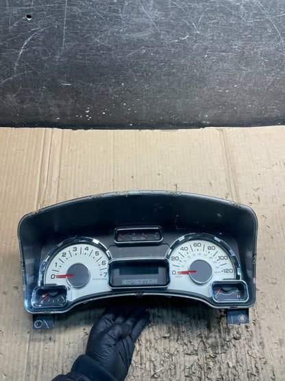 2007 2008 Ford  Expedition Speedometer Cluster Gauge Oem X9849 DG1