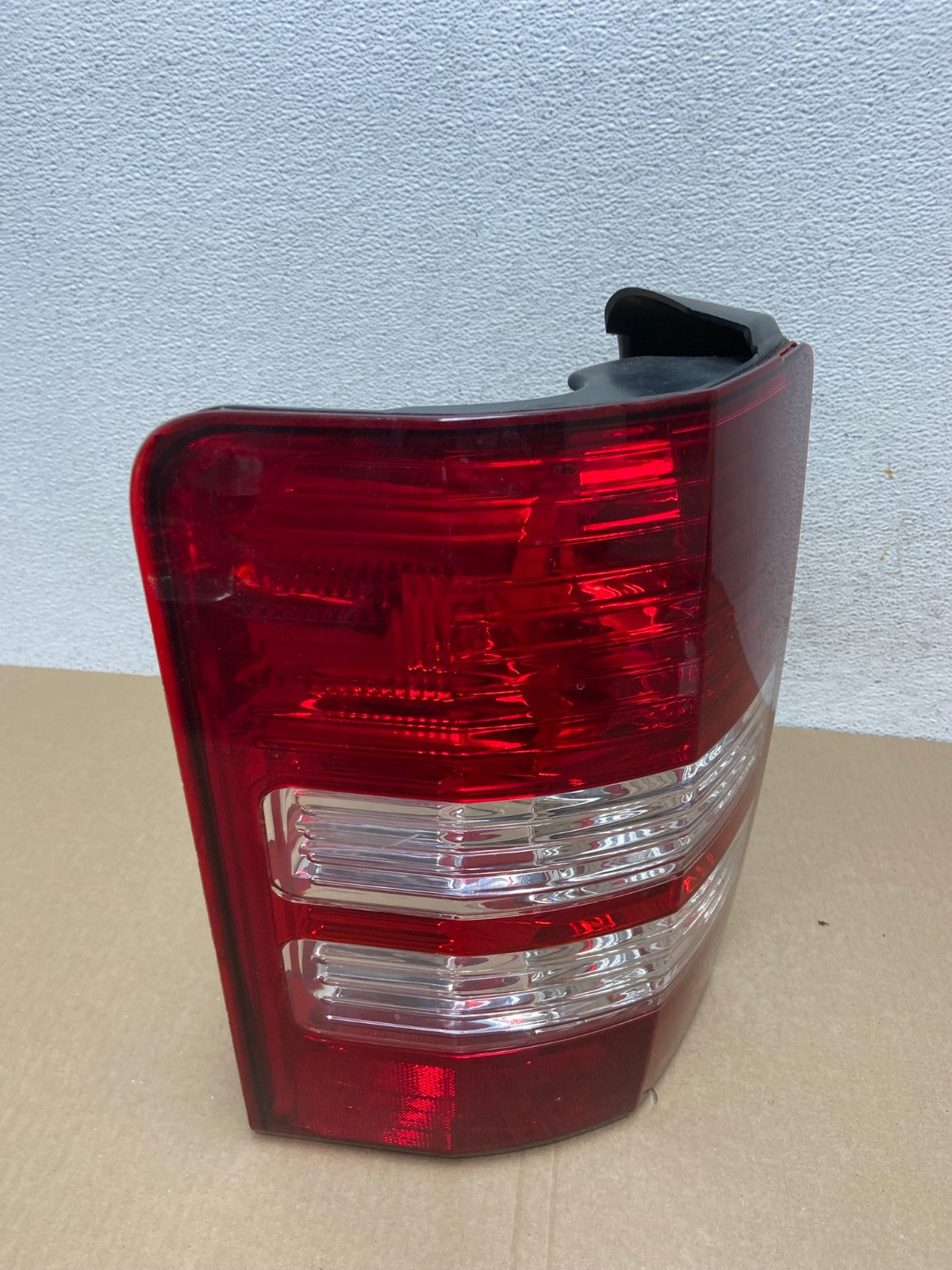 2008 to 2012 Jeep Liberty Left Driver Side Lh Tail Light AE9399 LK2